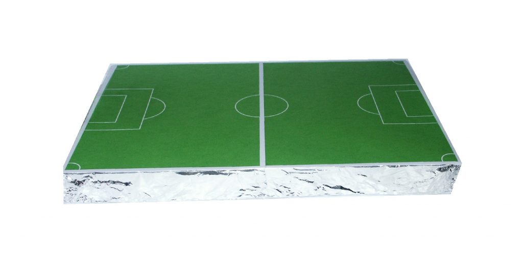 Voetbalveld met voetbal prikkers