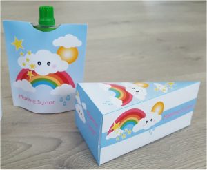 wolkje met regenboog taartpunt en wikkel